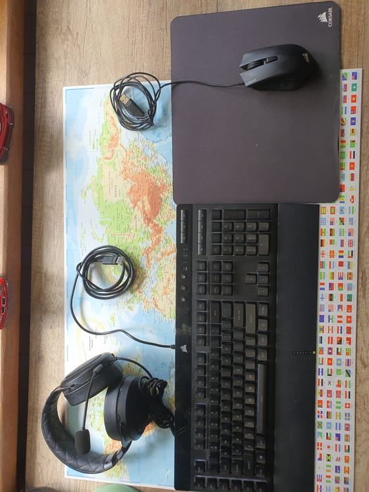 Zestaw Corsair 4 in 1  gaming  na start