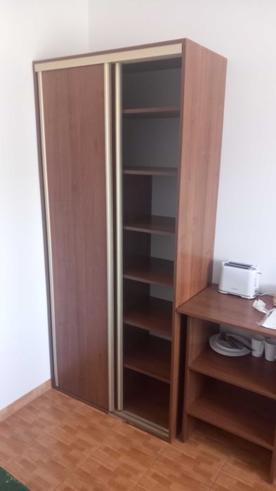 szafa w dobrym stanie-kilka sztuk-transport