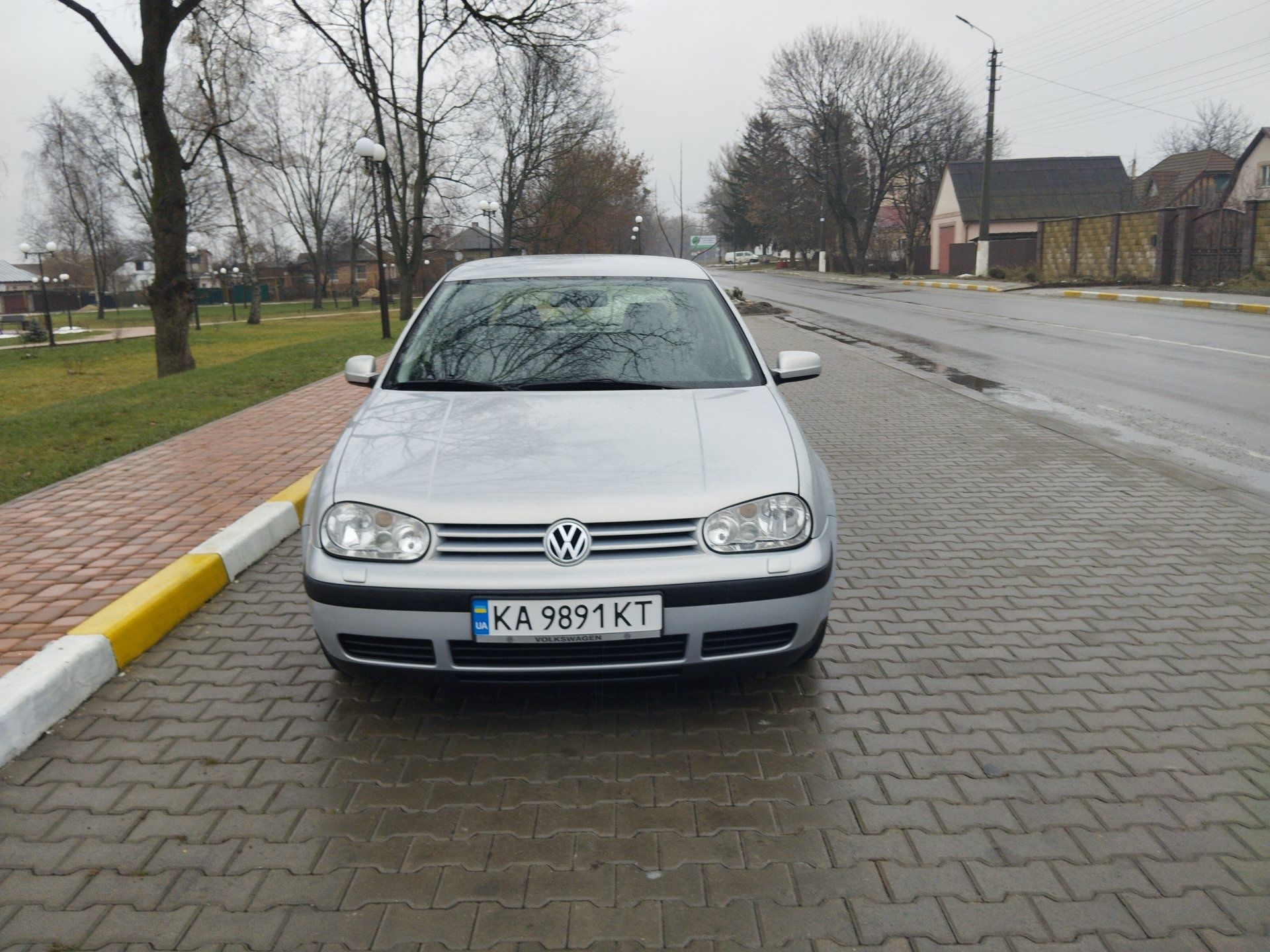 Volkswagen Golf lV 1.6 автомат