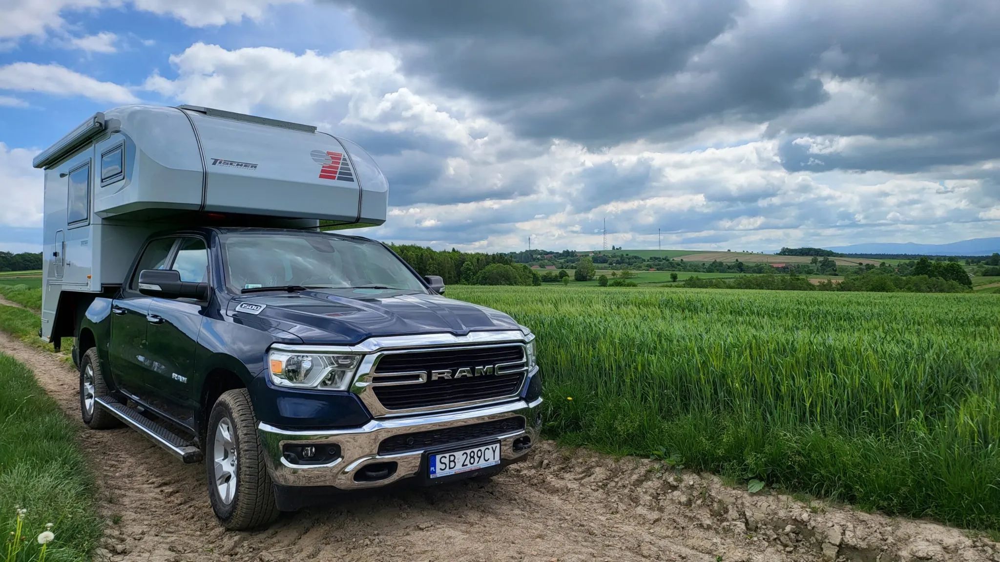 Kabina kempingowa Tischer Trail 250  Camper, pickup, kamper 4x4, RAM, Tundra, RAM BigHorn 3.6 L