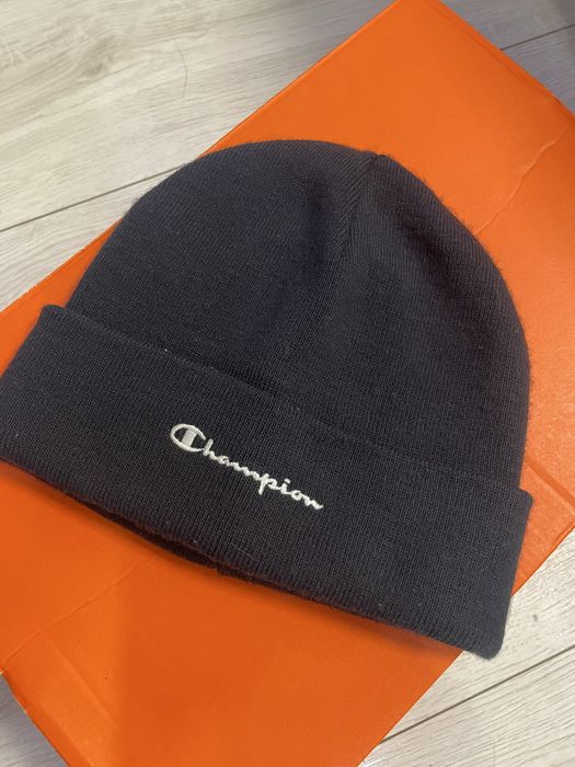 Шапка champion