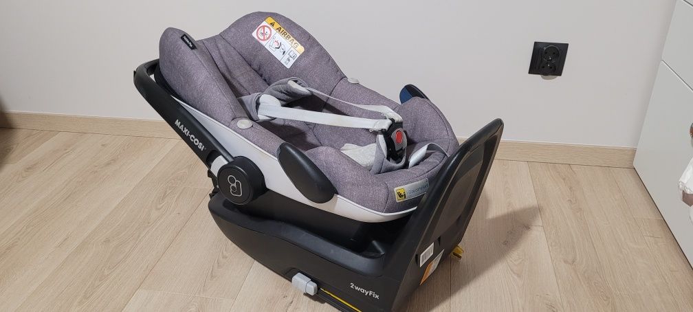 Fotelik maxi cosi pebble plus z bazą