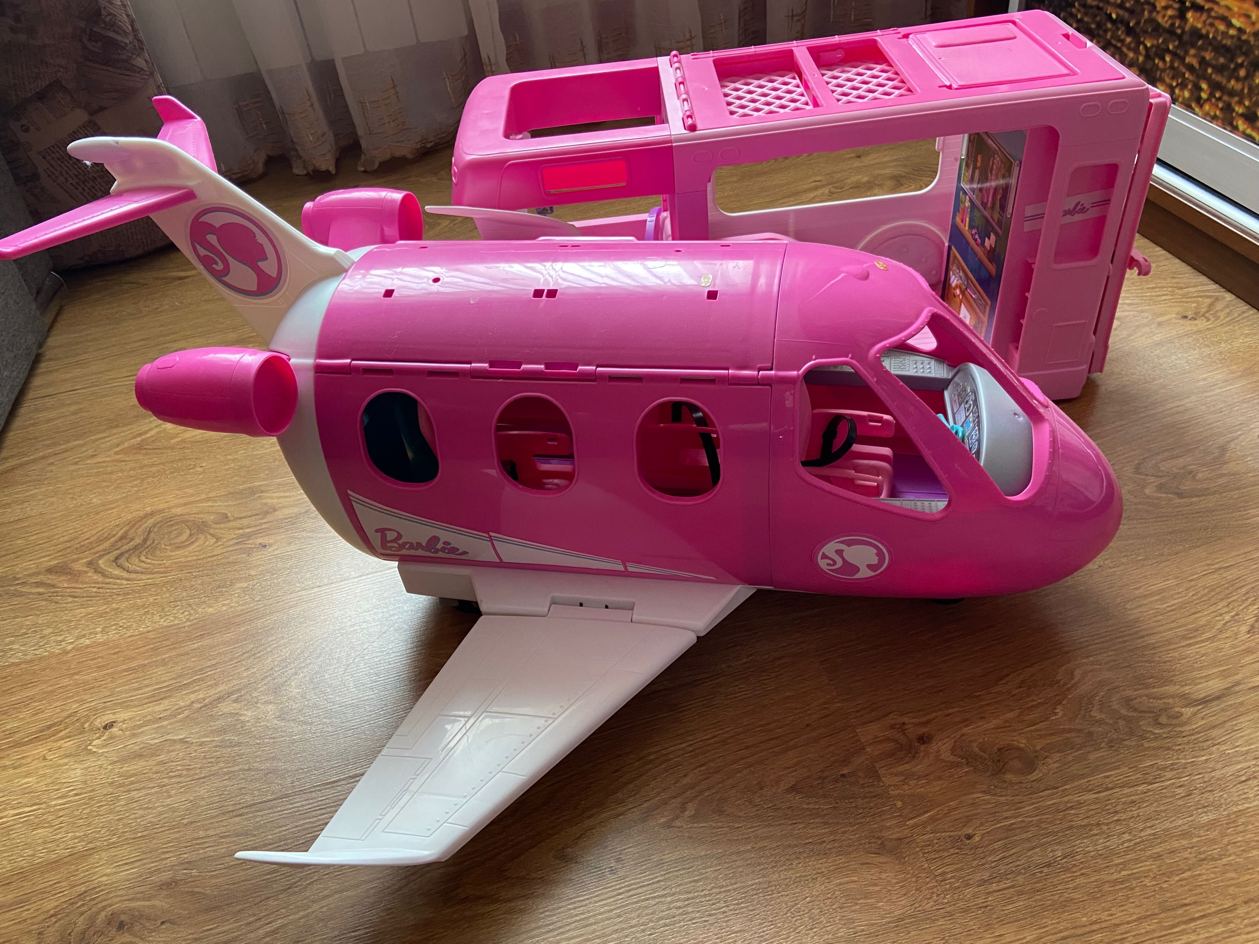 Кемпер , літак Barbie
