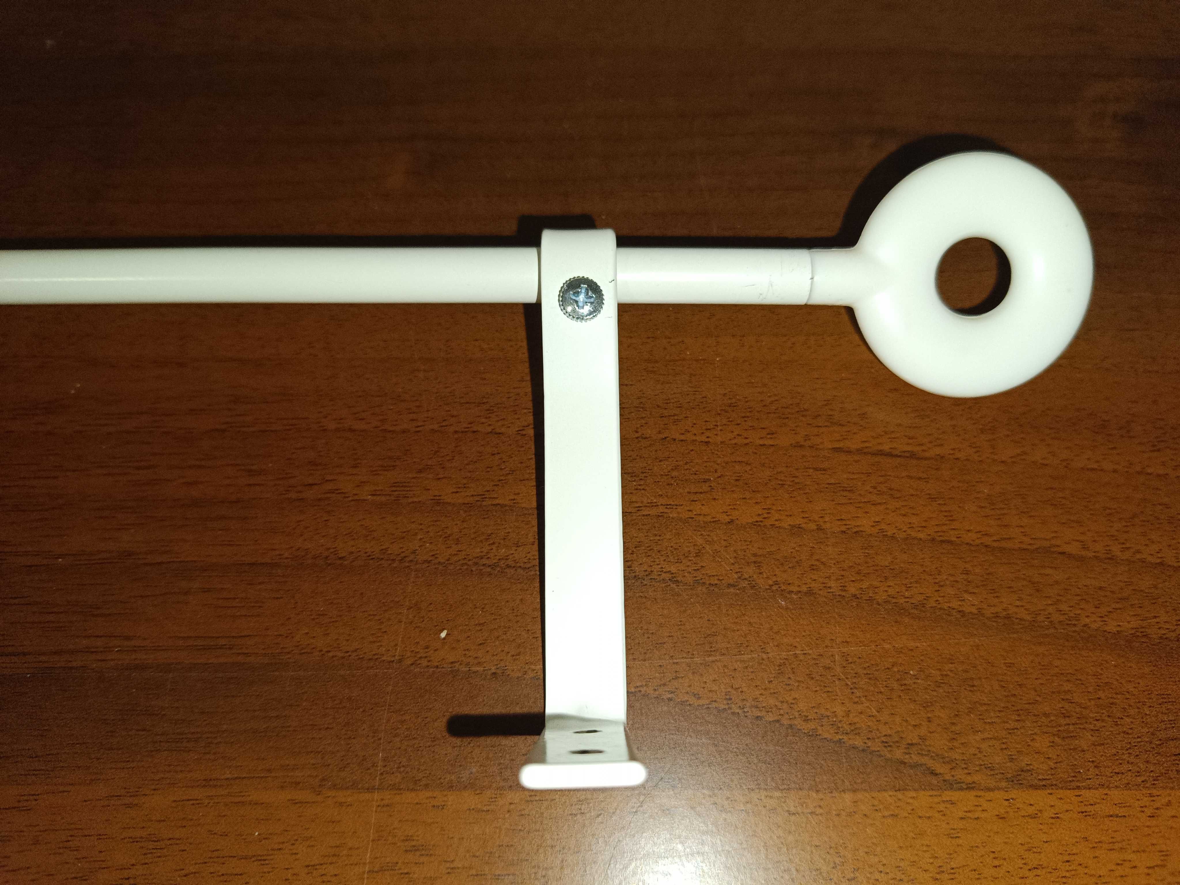 Biały karnisz Ikea Irja 110 cm