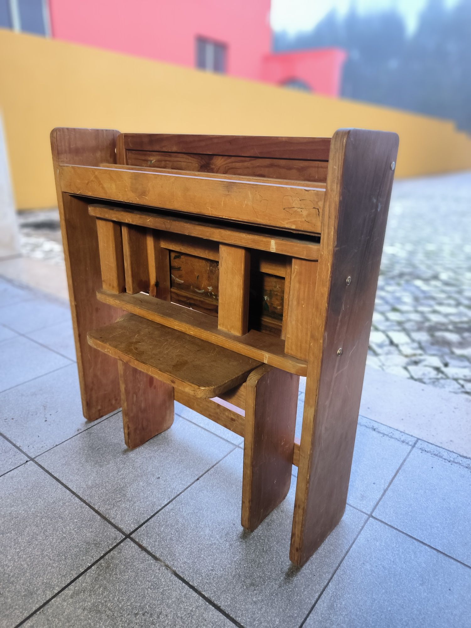 Cadeira de Estudo Vintage e Rara