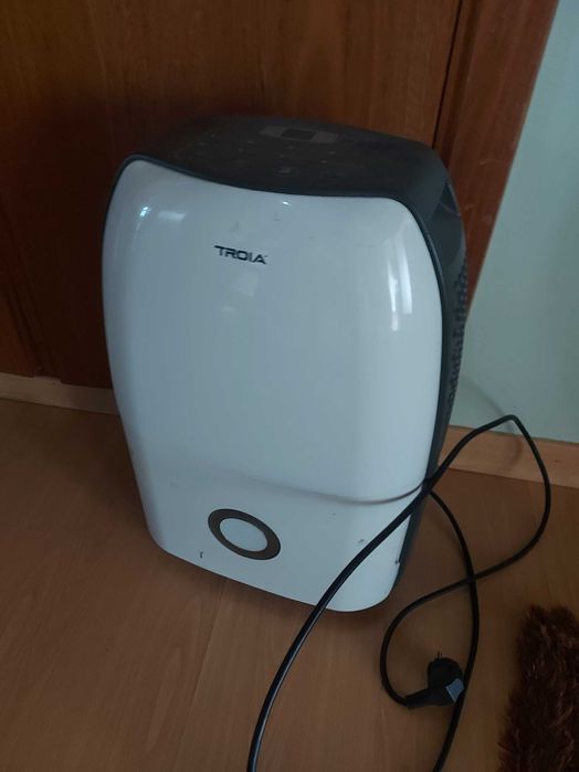 Desumidificador TROIA (avariado) – 10 €