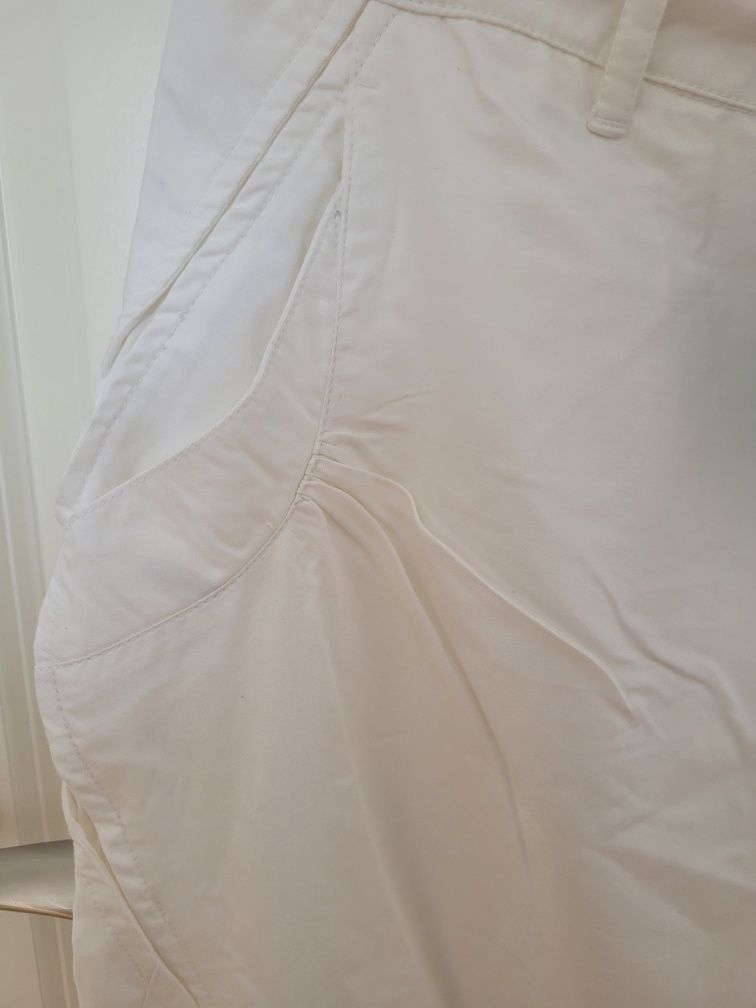 Nowe damskie spodnie 3/4 rybaczki materiałowe rozmiar M Nike

Uwaga: