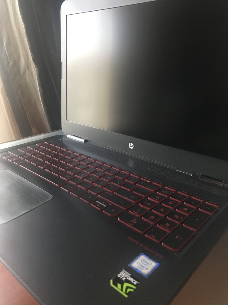 Portatil HP Omen i5 placa grafica :960 1 TB , usado