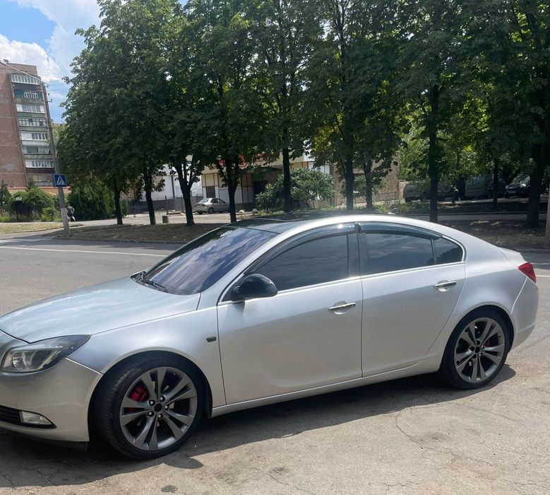 Автомобіль Opel Insignia