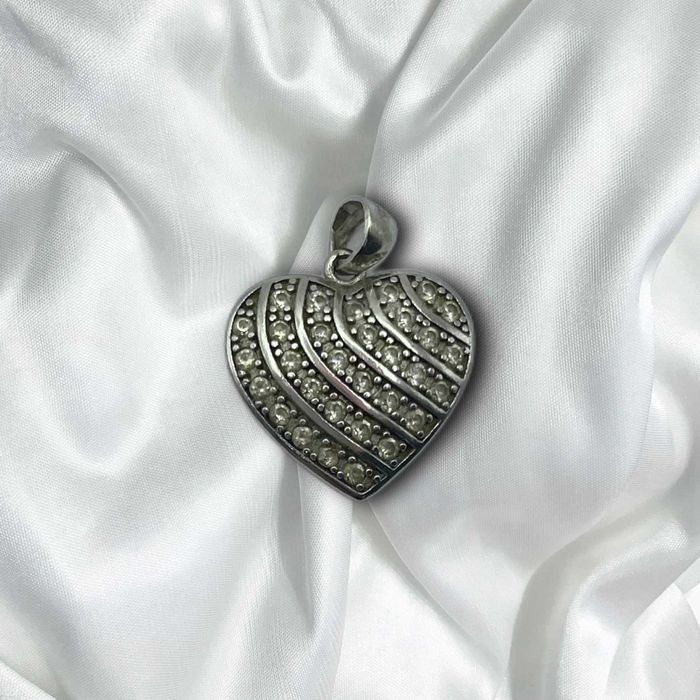 Srebrna zawieszka serduszko z cyrkoniami 2,91g pr. 925