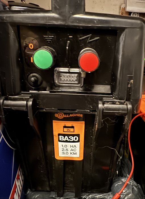 Pastuch gallagher ba30, elektryzator