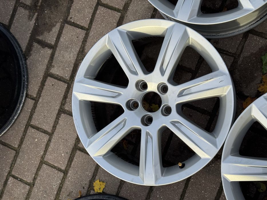 Komplet felg Volvo 17” 5x108 8J ET42 Felgi Używane F-Vat