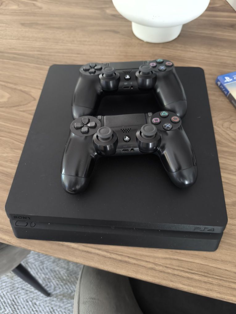 Playstation 4 Slim 500Gb + Óculos VR1 + 2 Comandos + 2 Move