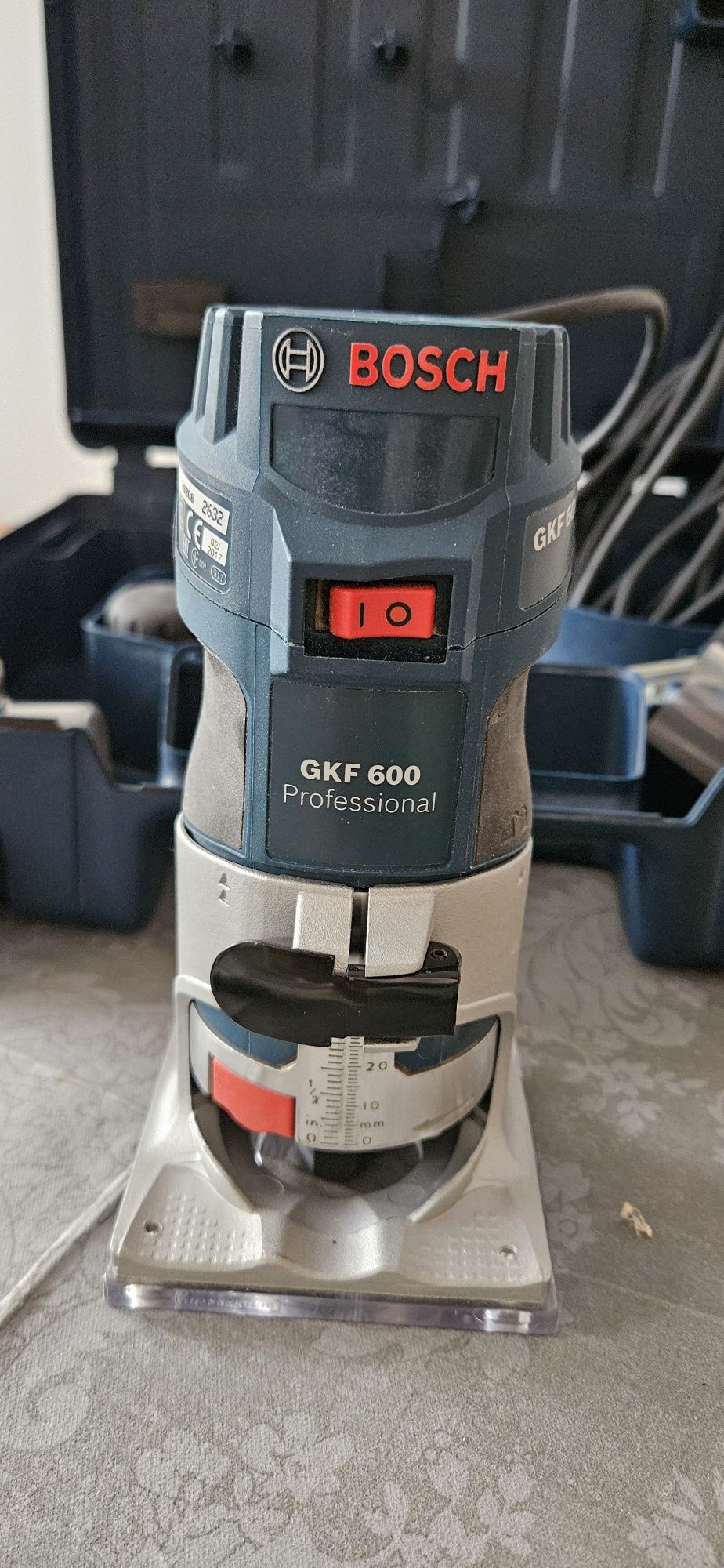 Frezarka Bosch GKF 600 Profesional