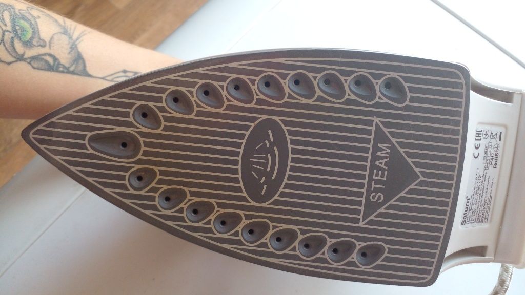 Праска Saturn (звичайна)