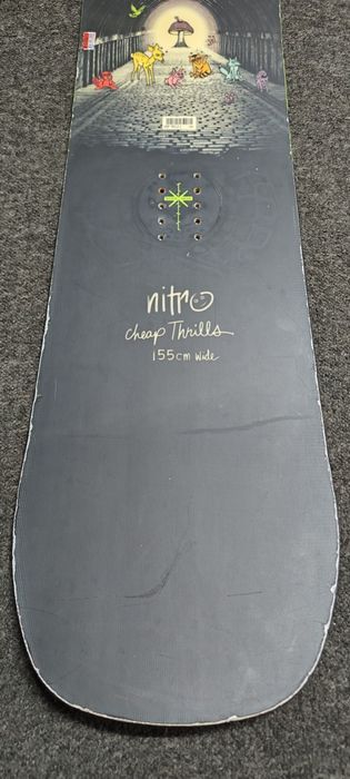 Deska snowboardowa Nitro Cheap Thrills 155 cm