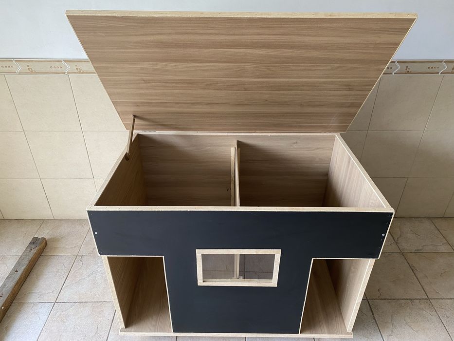 Casota para 2 caes de porte medio