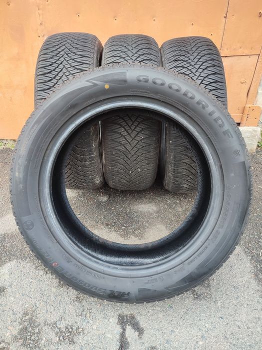 Комплект Нових все сезоних автошин GOODRIDE.R17,215/55.