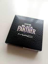 Rozświetlacz Mac Extra Dimension Limited Edition Black Panther