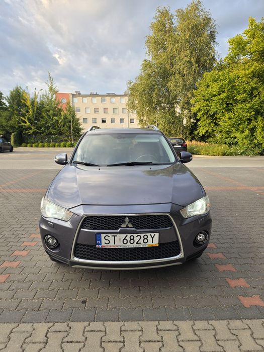 Mitsubishi Outlander 2
