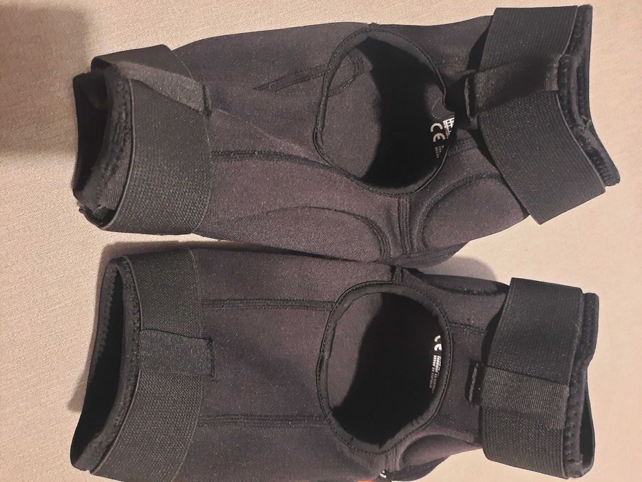 Ochraniacze na kolana rozmiar small D30