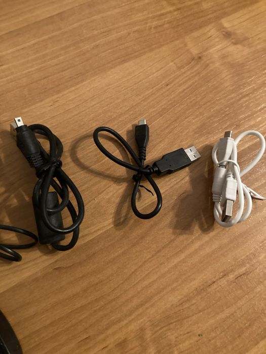 Kable do sprzętów m.in. Usb, internetu i drukarki, ładowarki