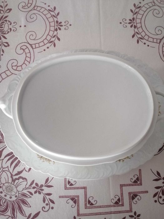 Terrina de porcelana fina para sopa  ou outros nova