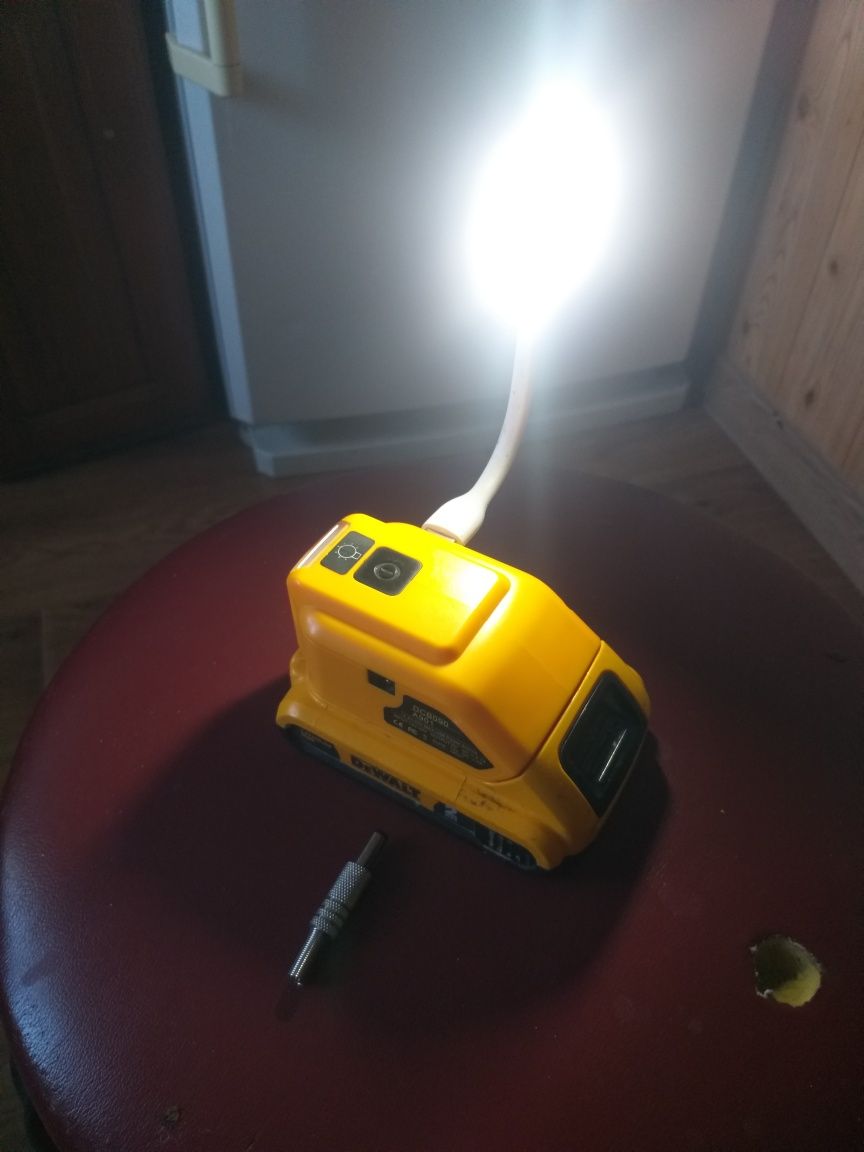 Ліхтар адаптер для DeWALT , Milwaukee , BOSCH 18 V, powerbank ,USB\ DC