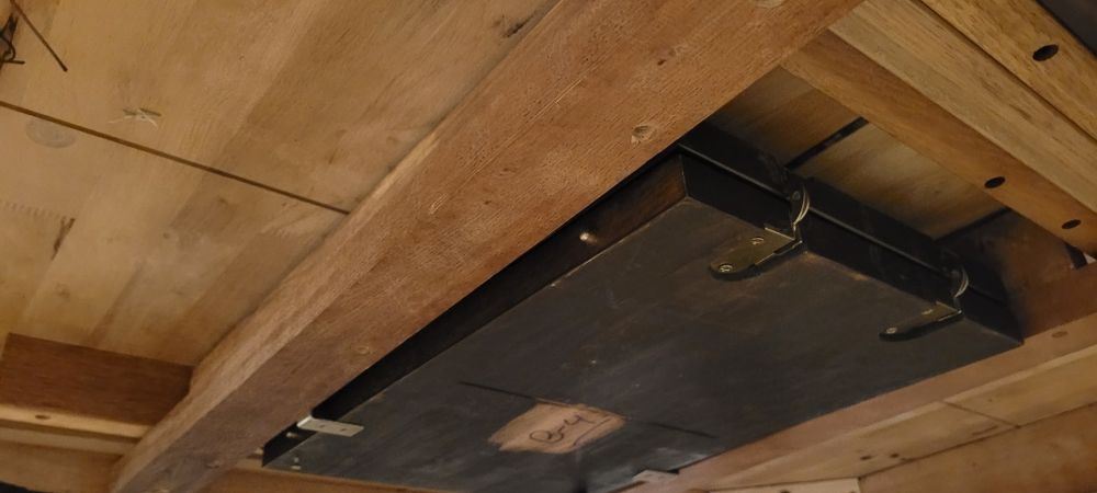 Stół rozkładany + 6 krzeseł