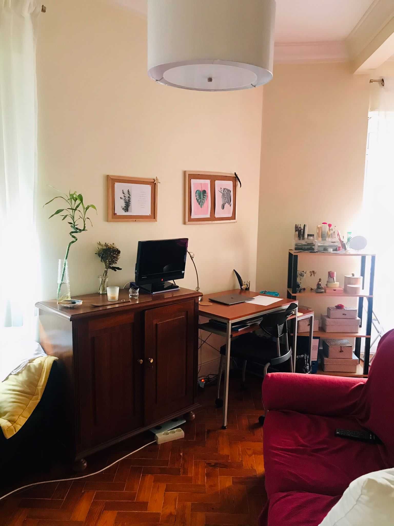 2  Quartos para raparigas apenas estudantes Av. de Roma