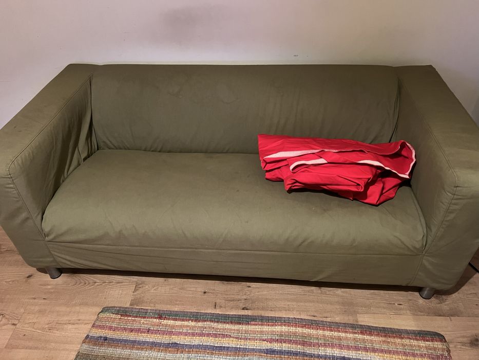 Sofá 2 lugares Ikea modelo Klippan