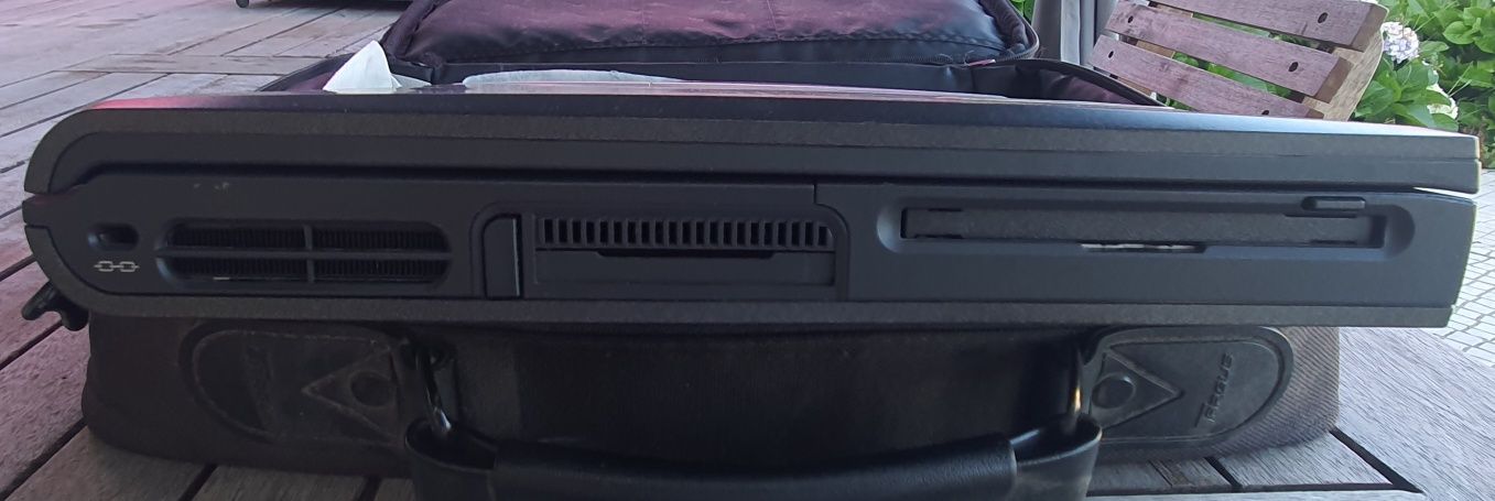 Portátil COMPAQ Evo N1020v c/ mala