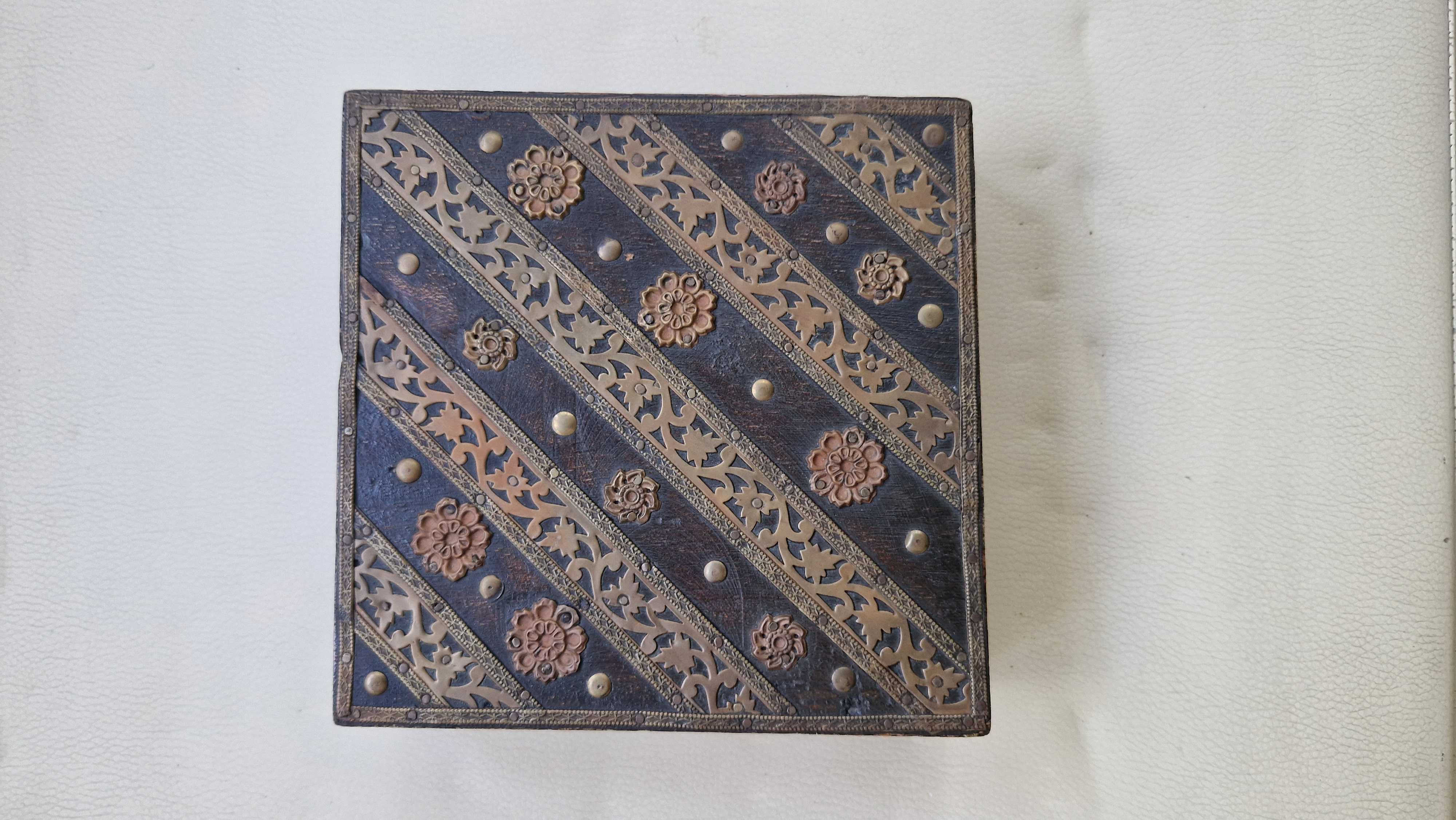 Caixa de Madeira decorativa