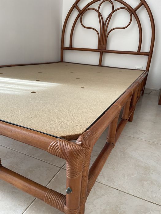 Cama de solteiro em bambu