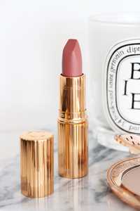 Charlotte Tilbury Pillow Talk matte revolution lipstick pomadka