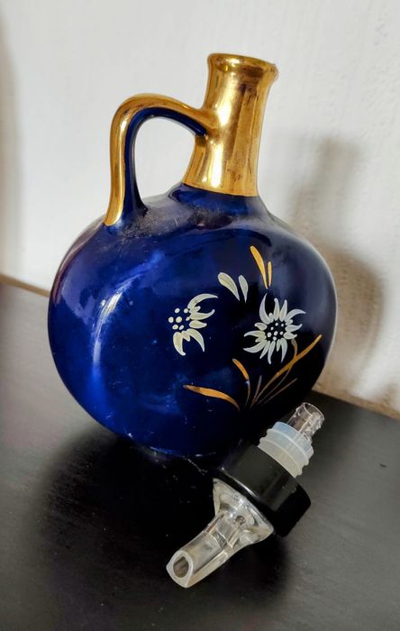 Piękna stara karafka