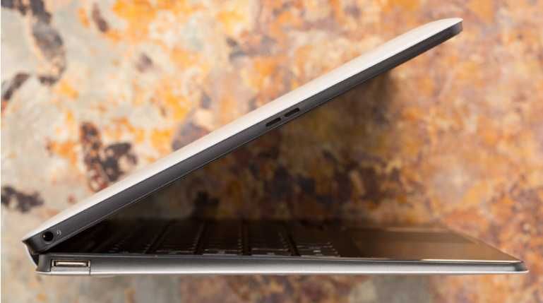 Планшет на Windows Lenovo заряджається від павербанку батарея 15 годин