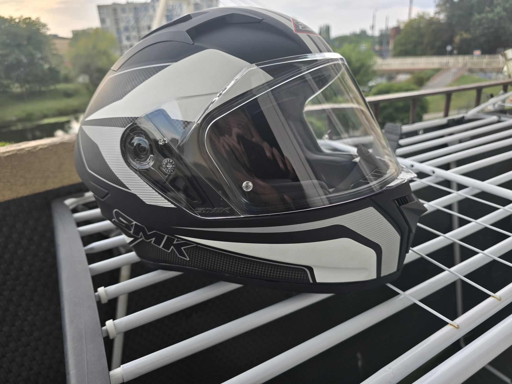 Kask motocyklowy rozmiar M integralny SMK Stellar motor