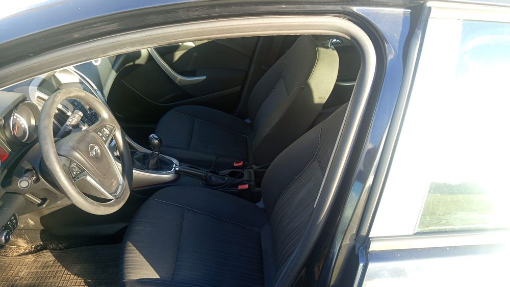 Astra j kombi 2010 rok 1.7 CDTI