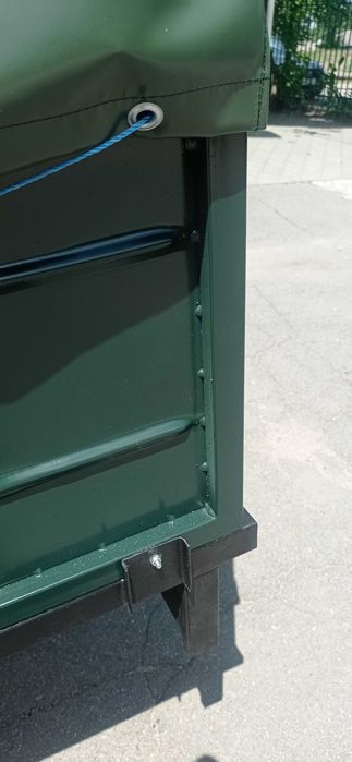 Автомобільний одновісниій причіп(2000х1280)від завода,докумети.