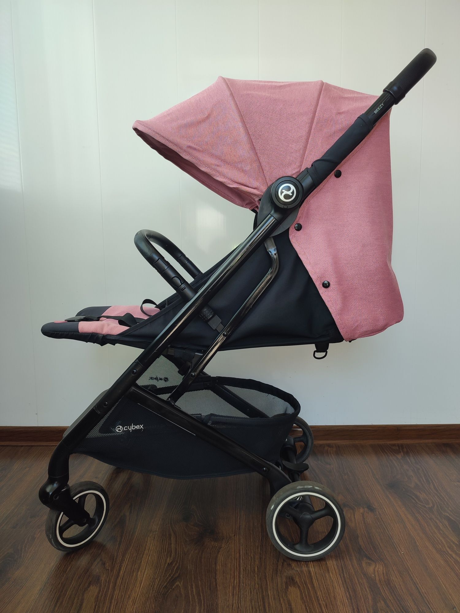 Прогулочная коляска Cybex Beezy magnolia pink