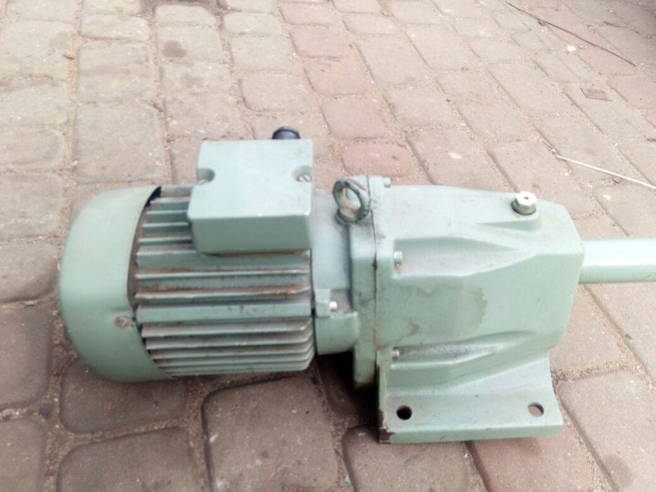 Motoreduktory o obr. 1,5, 20,31, 40,60,80,90,100,120,140,160,400,