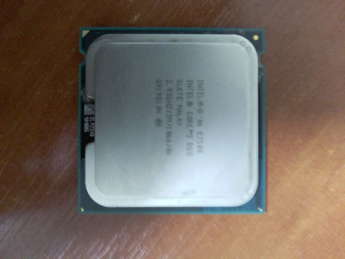 Продам процесор Intel core 2 duo e7500