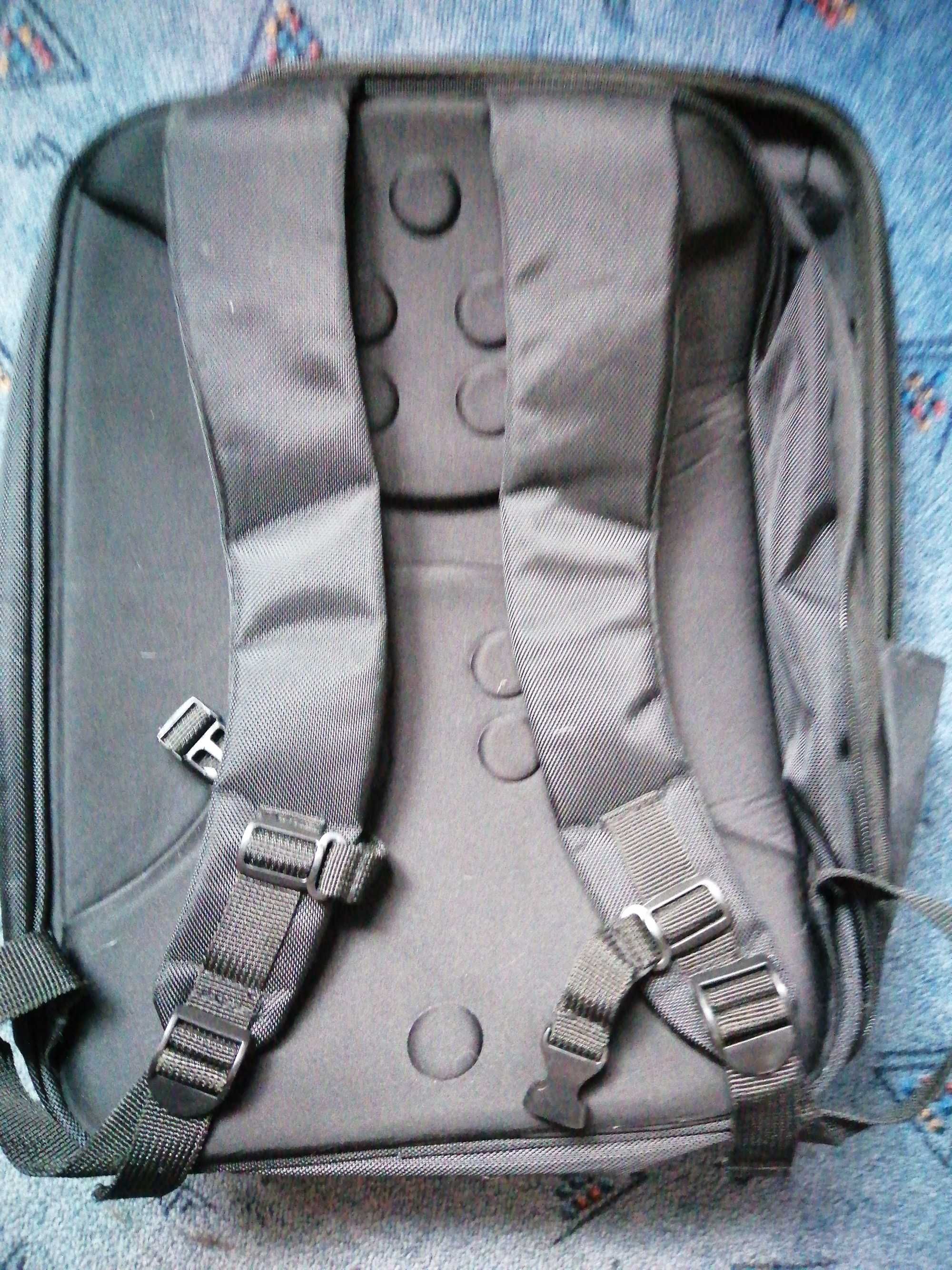 Nowy plecak na laptopa case walizka srebrna wzmocniona