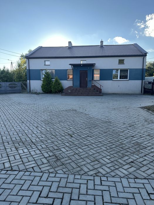 Dom z dużą działką, stawem i zabudowaniami- Borki, województwo łódzkie