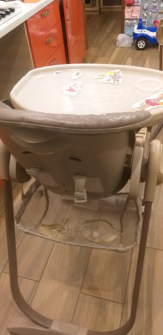 Продам детский стул Чико со столиком