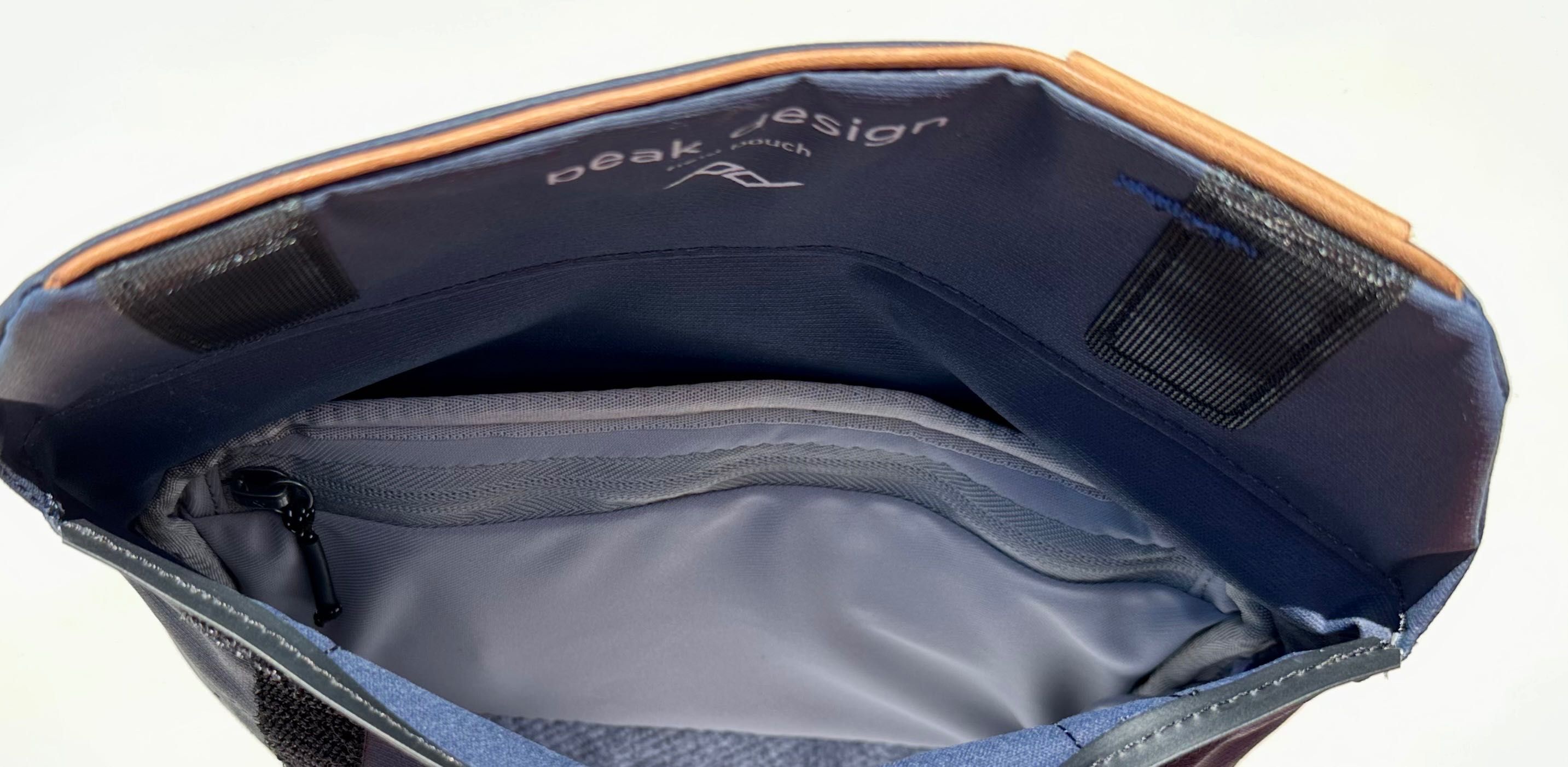 Torba Peak Design Field Pouch granatowa z paskiem