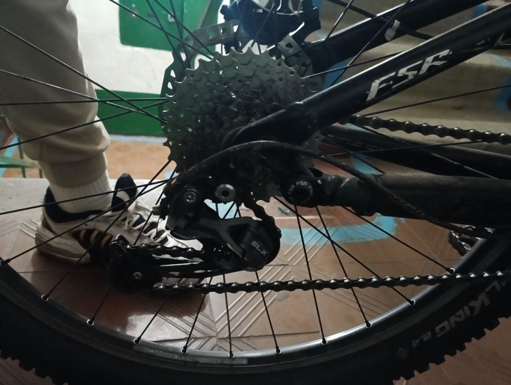 Двухпідвіс specialized myka rim 2011 року