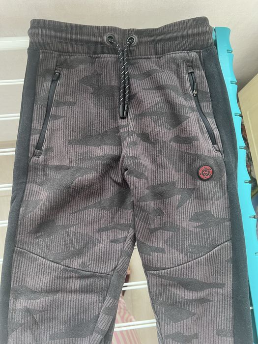Фірмові спортивні штани 9-11 років