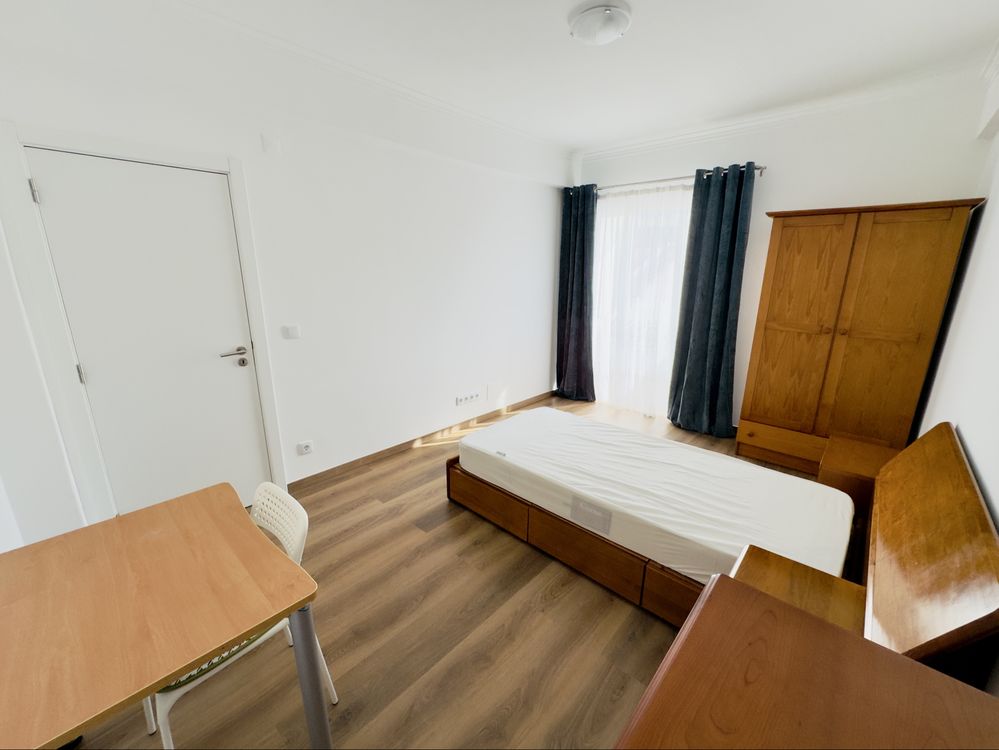 Quarto individual com marquise e limpeza dos wc’s e cozinha 1 X mês